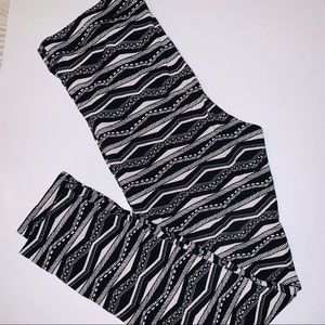 PINK Victoria Secret pattern Leggings